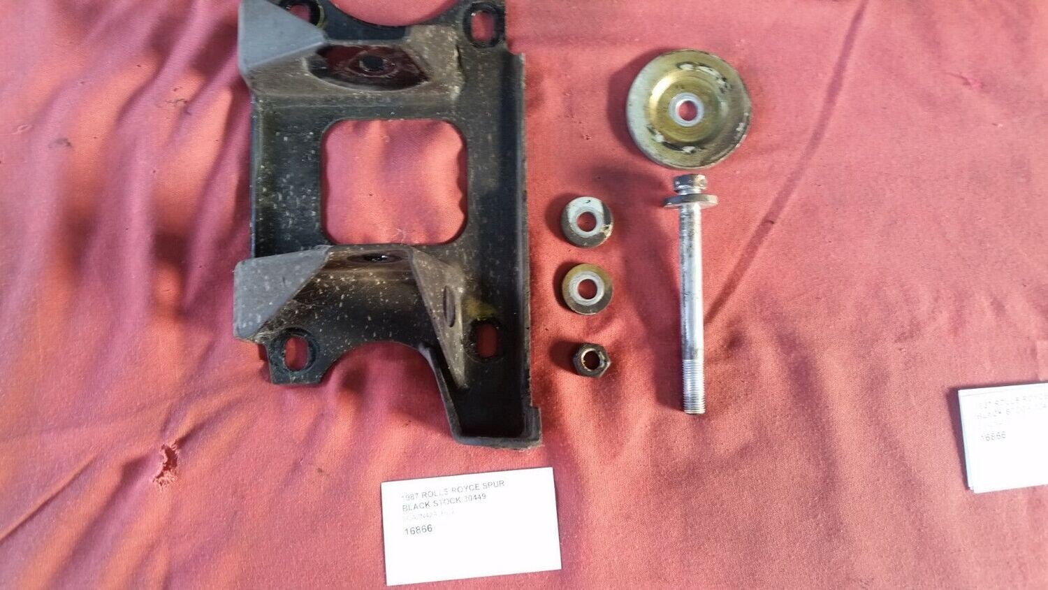 Rolls Royce Silver Spirit Spur Dawn REAR right cross member mounting braket