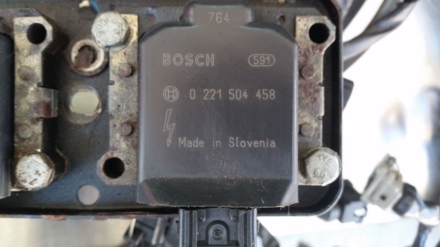 1998 Rolls Royce Silver SPUR BENTLEY R UE74056 ignition coil 0221504458 tested