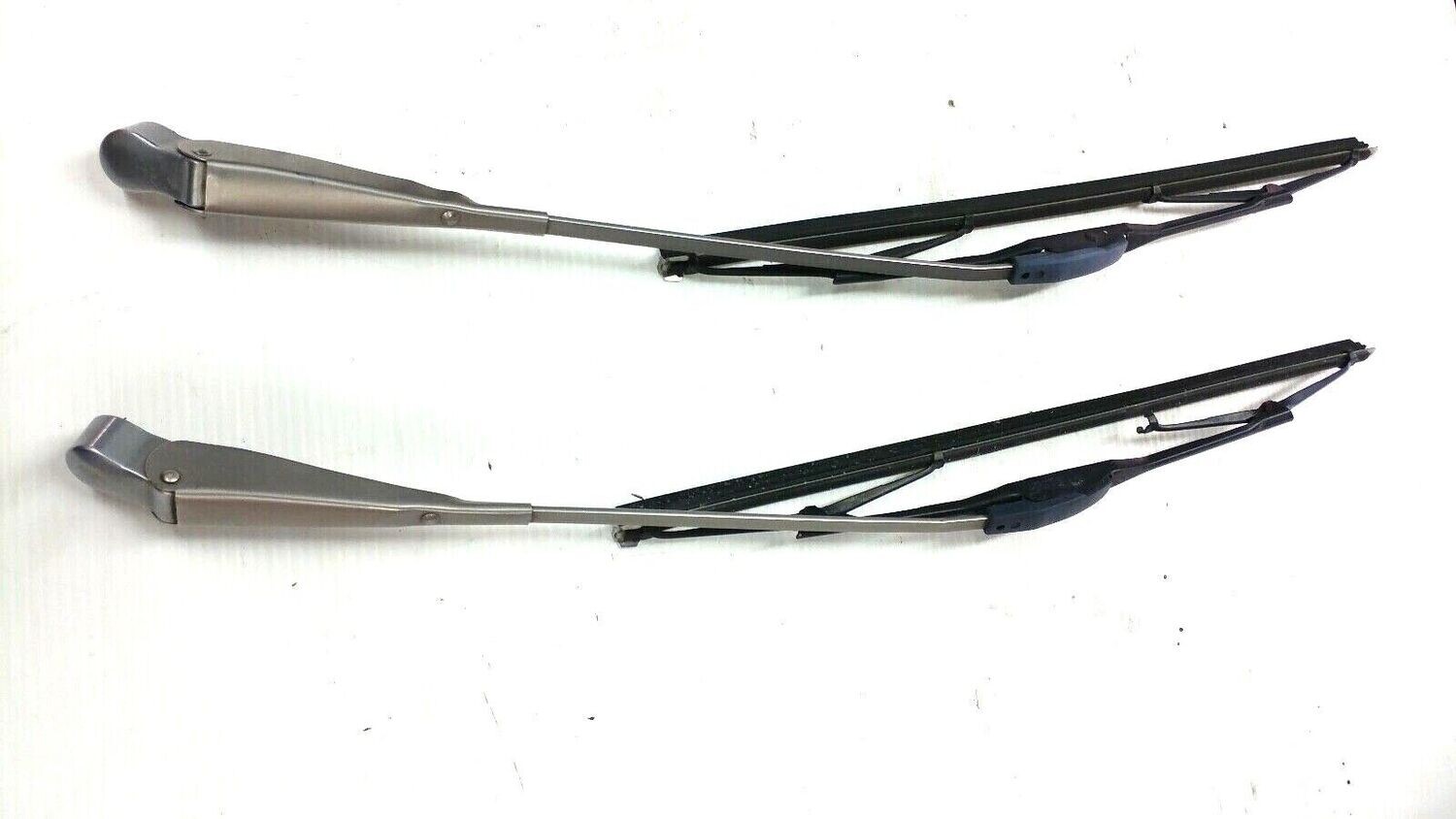 65 to 80 ROLLS ROYCE SILVER SHADOW WRAITH FRONT WINDSCREEN WIPER ARM SET UD14856