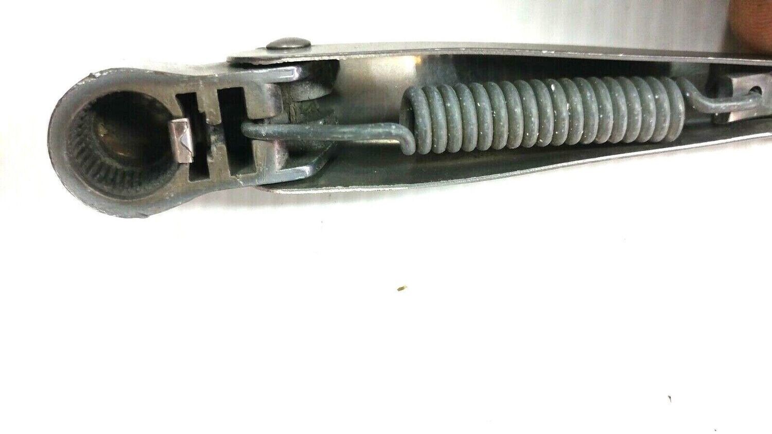 65 to 80 ROLLS ROYCE SILVER SHADOW WRAITH FRONT WINDSCREEN WIPER ARM SET UD14856