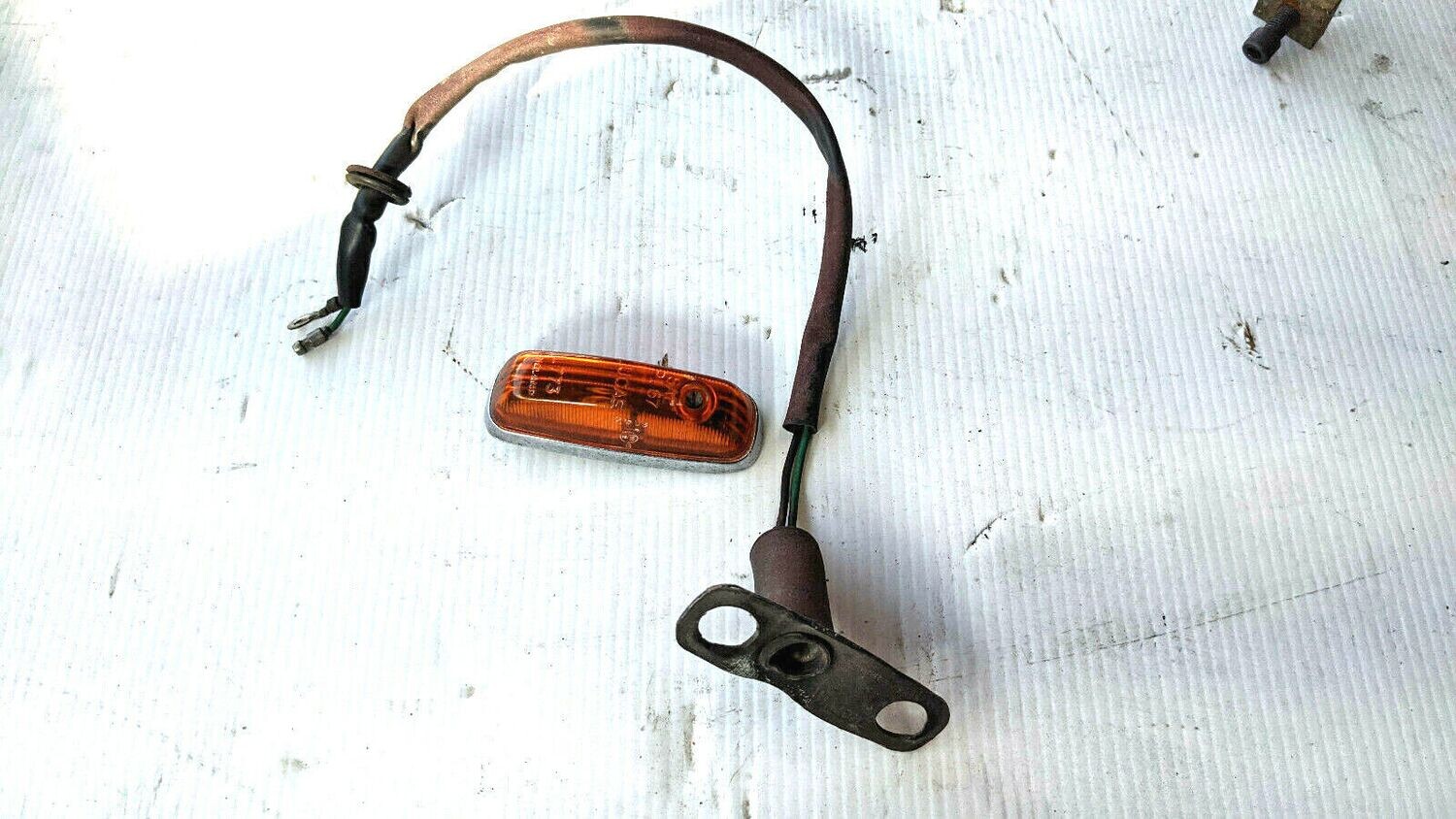 65 to 80 ROLLS ROYCE SILVER shadow wing right or left side turn signal LIGHT