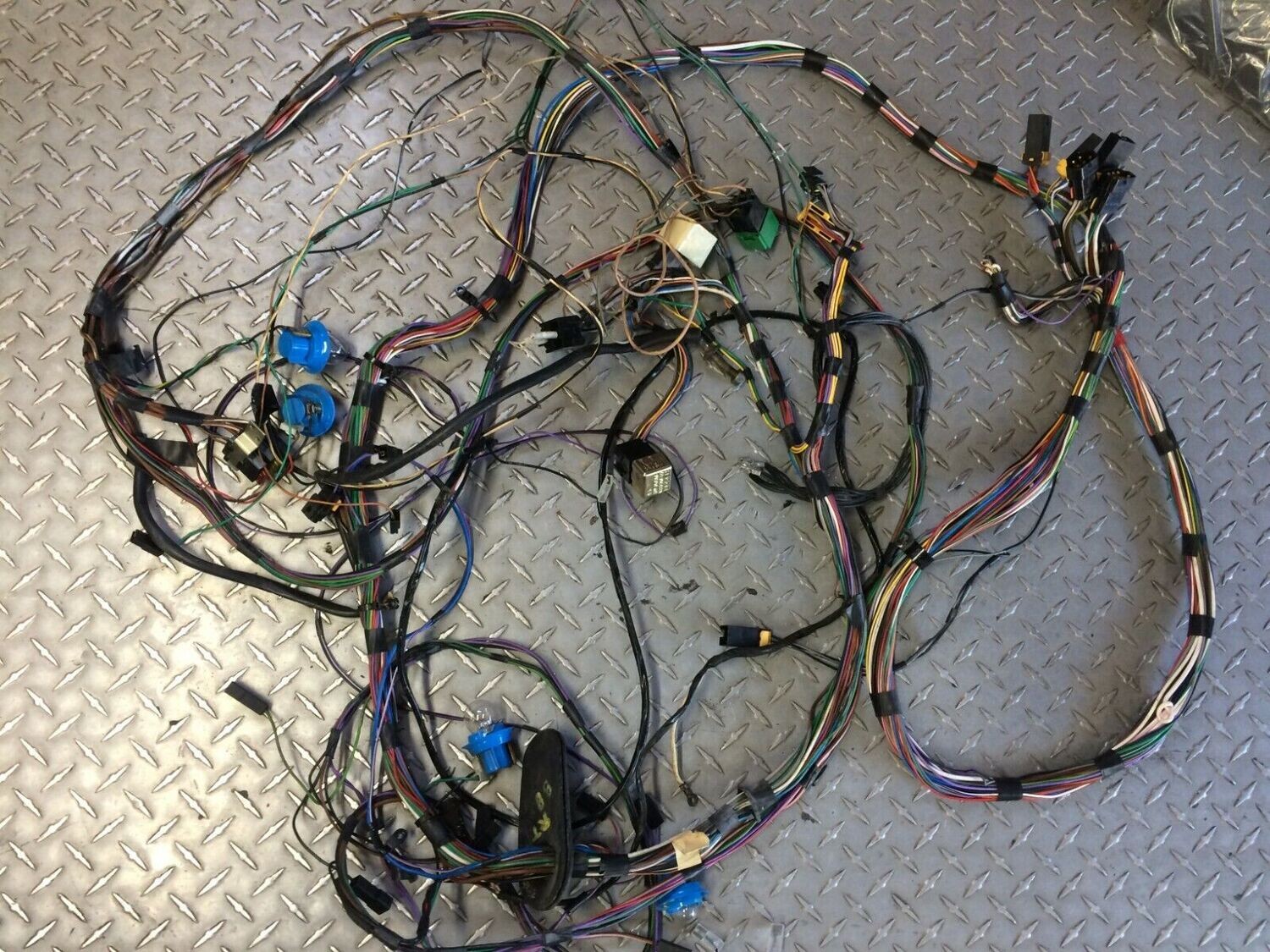 ROLLS ROYCE SILVER SPUR BENTLEY S rear RIGHT lower rail WIRING harness UD26582