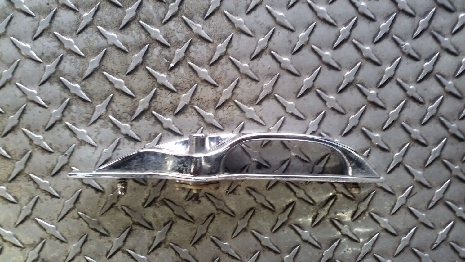 78 to 80 ROLLS ROYCE CORNICHE SHADOW RIGHT FRONT OR REAR DOOR HANDLE UB33586