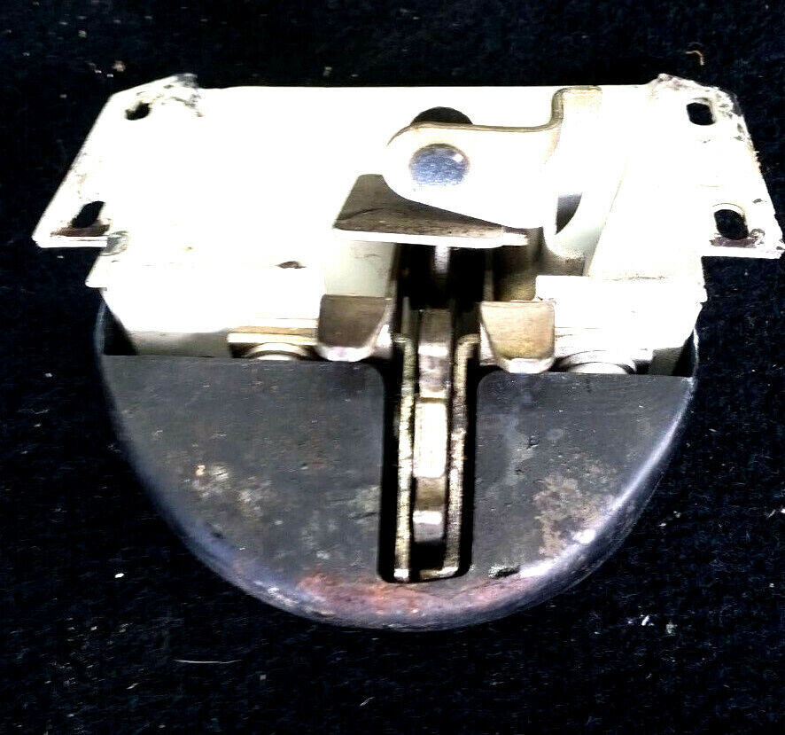 65 to 80 ROLLS ROYCE SILVER SHADOW CORNICHE TRUNK latch lock assembly