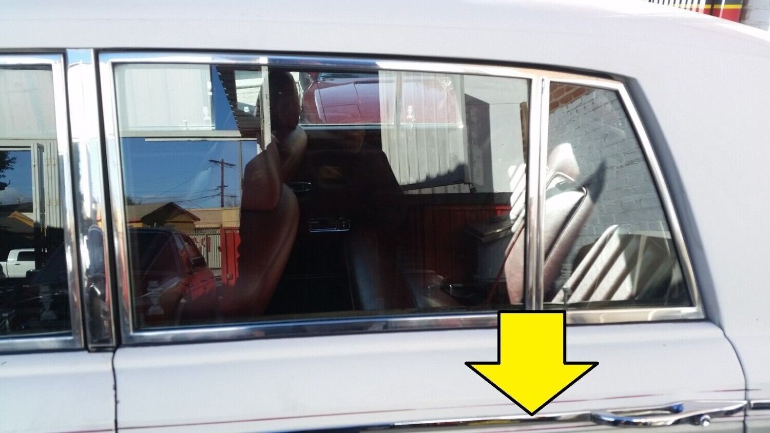 65 to 80 ROLLS ROYCE SILVER SHADOW LEFT REAR DOOR MOULDING