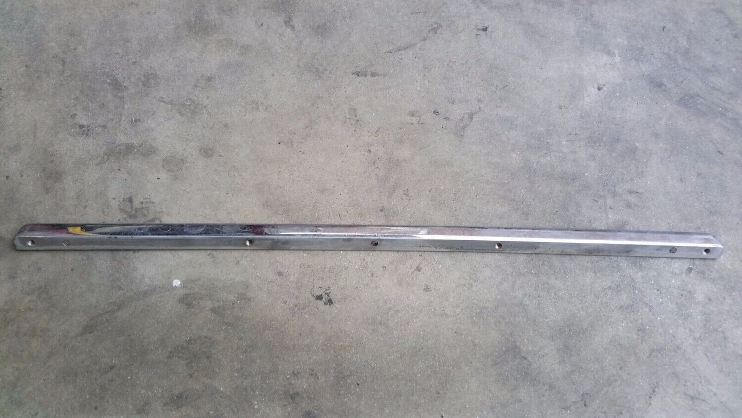 Rolls Royce Silver Spur Spirit trunk lower chrome strip finger closing handle