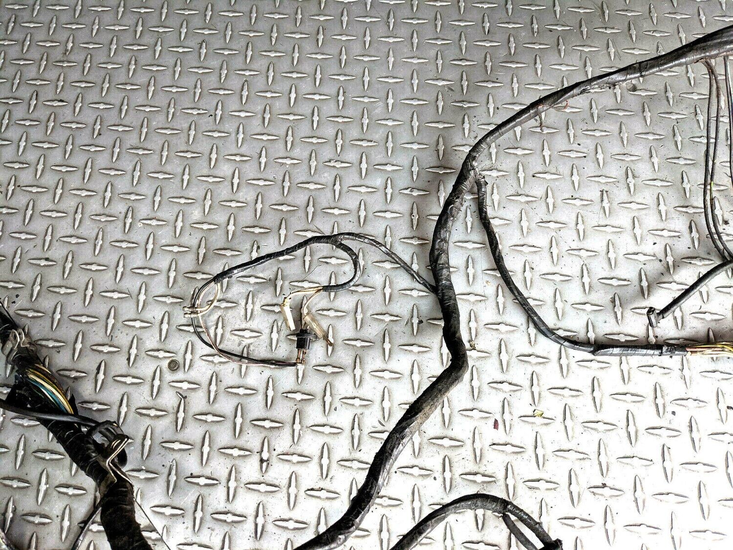 77 ROLLS ROYCE SILVER SHADOW RIGHT TO LEFT engine compartment WIRING HARNESS