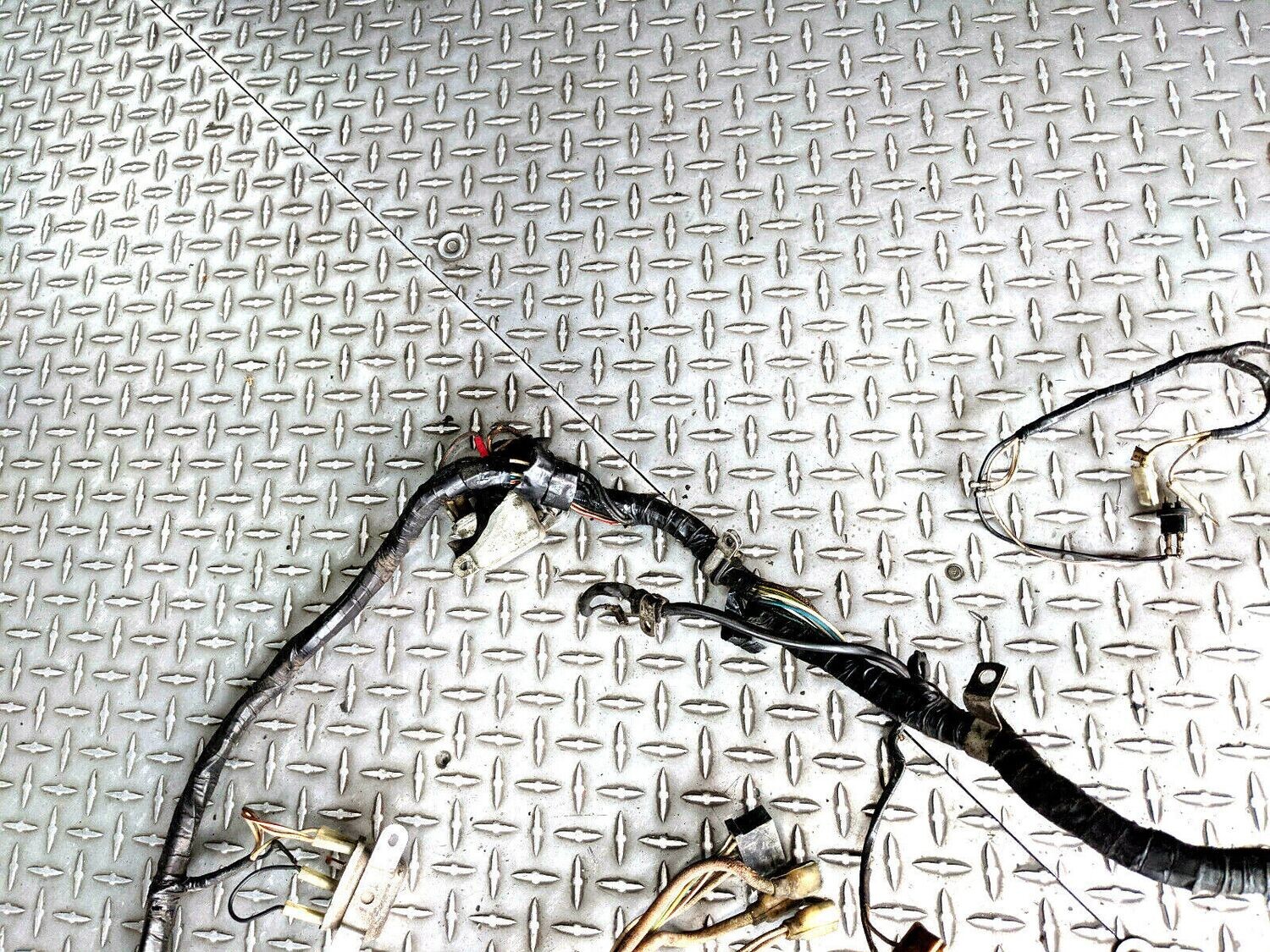 77 ROLLS ROYCE SILVER SHADOW RIGHT TO LEFT engine compartment WIRING HARNESS