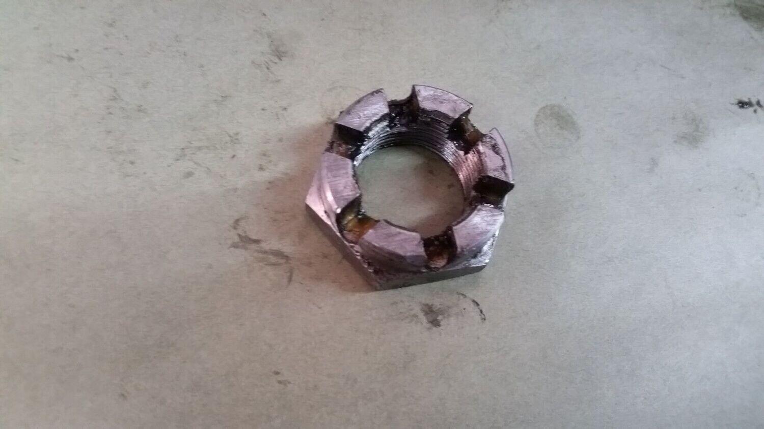 Rolls Royce Silver Spirit Spur Dawn RIGHT Front HUB NUT UR11688 VIN 31001 ON