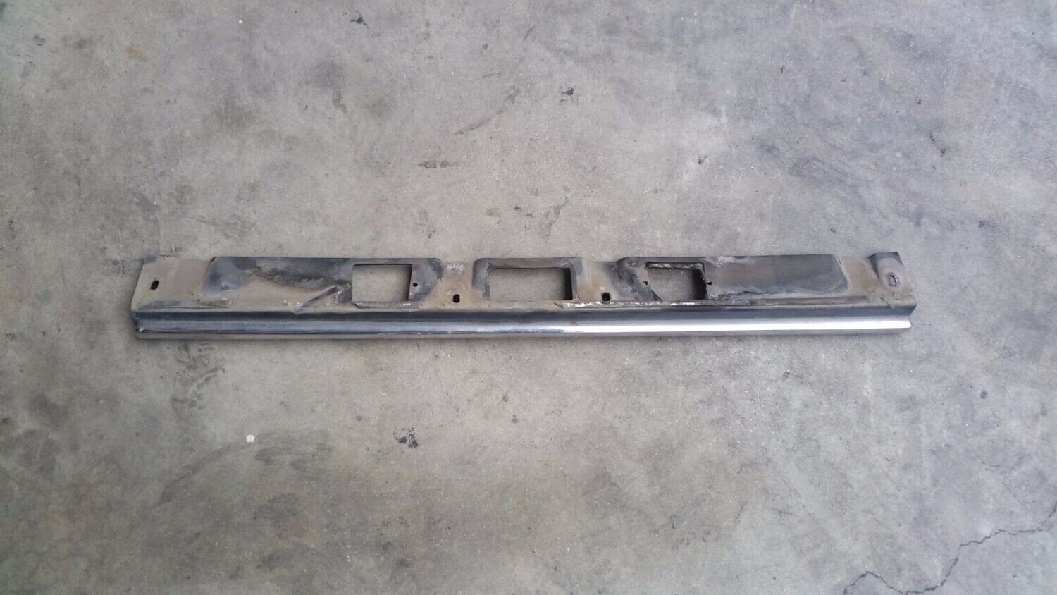 81 - 88 Rolls Royce Silver Spur Spirit trunk upper chrome strip