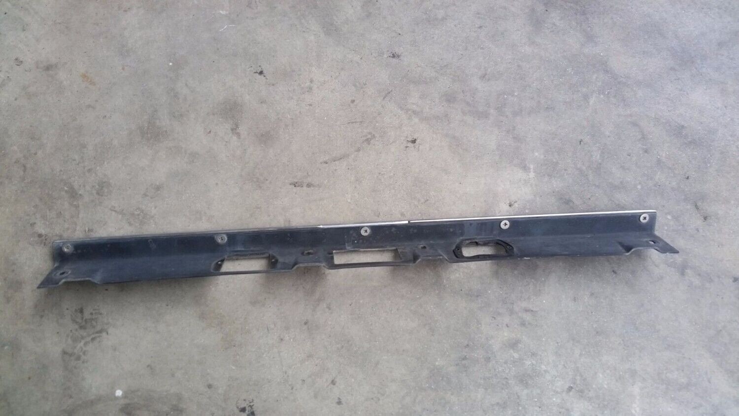 81 - 88 Rolls Royce Silver Spur Spirit trunk upper chrome strip