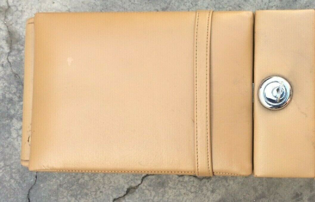 88 BENTLEY FRONT CENTER CONSOLE at rear ON beige GOOD CONDITION w/ lock UB70404