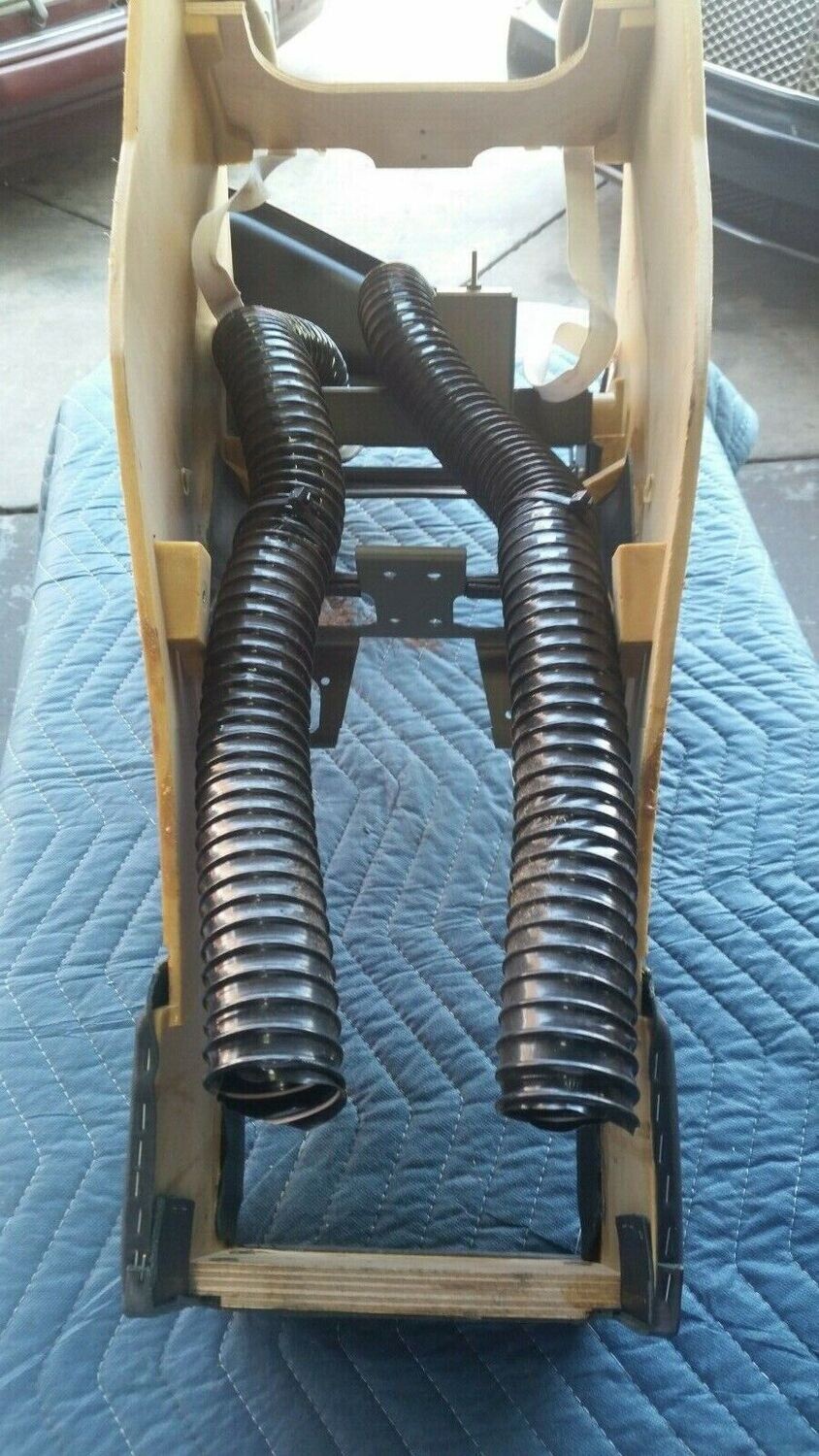 99 BENTLEY TURBO R FRONT CENTER CONSOLE ON BLACK GOOD CONDITION FLOOR SHIFT