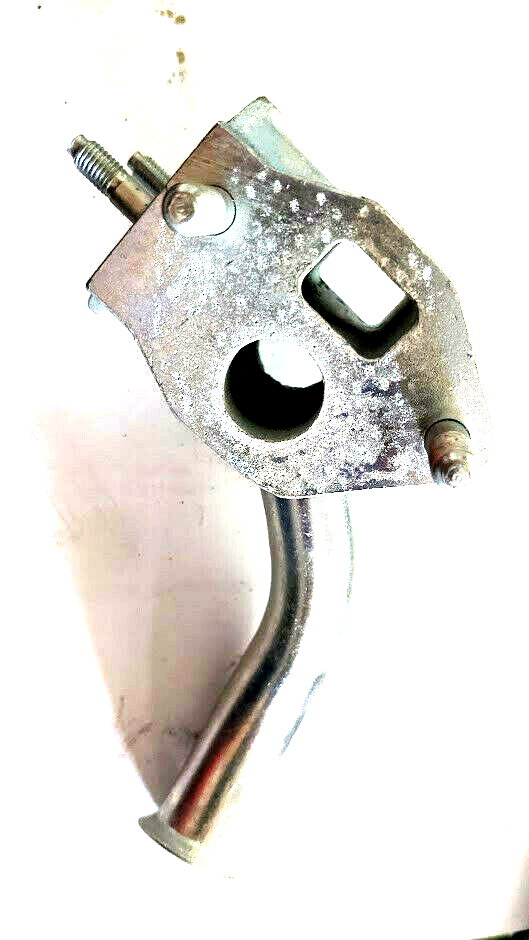 Rolls Royce Silver Shadow I EGR MOUNTING BLOCK AND PIPE UE39316