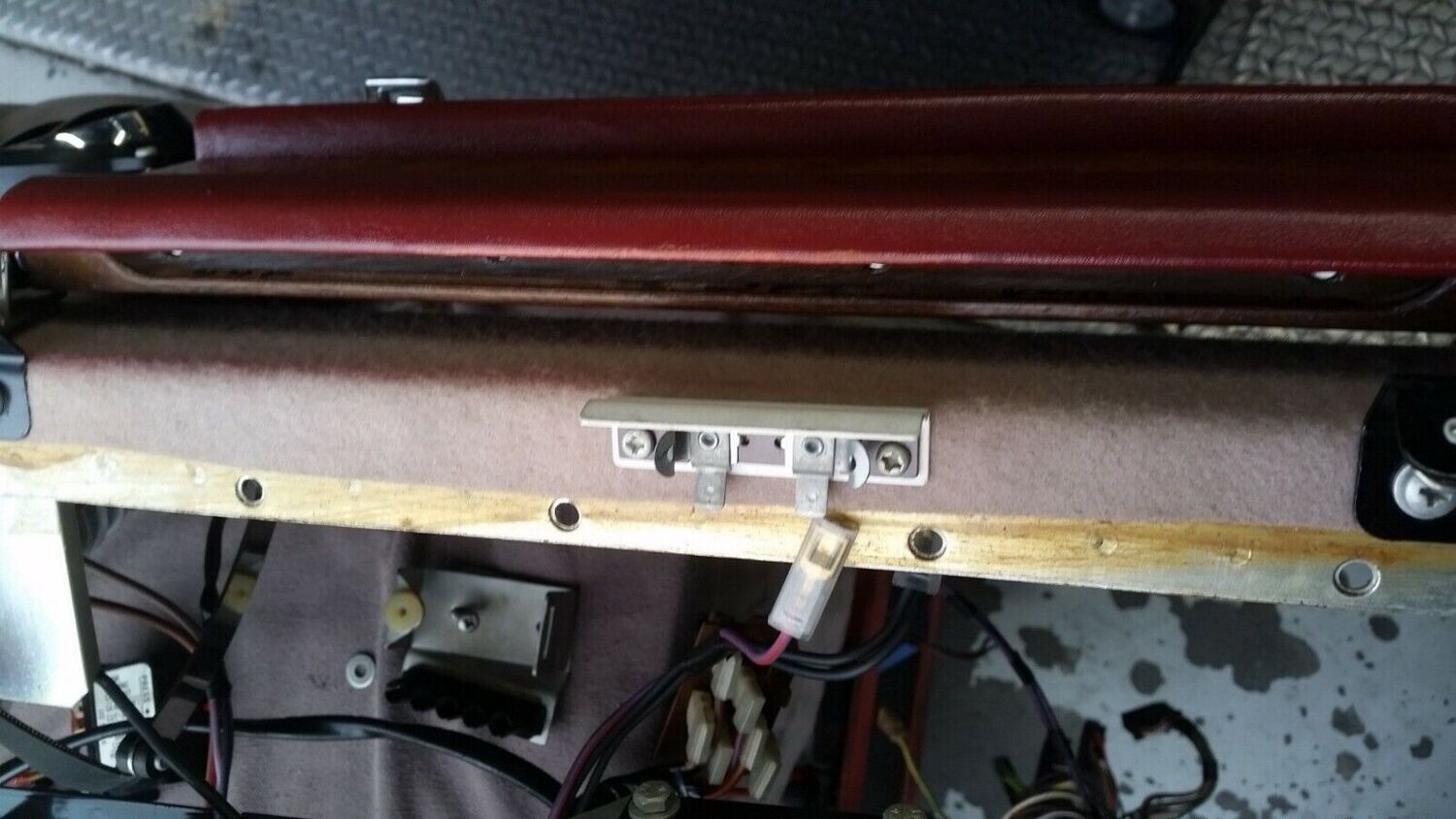 77 80 Rolls Royce Silver Shadow right DASHBOARD panel fuse box LIGHT ASSEMBLY