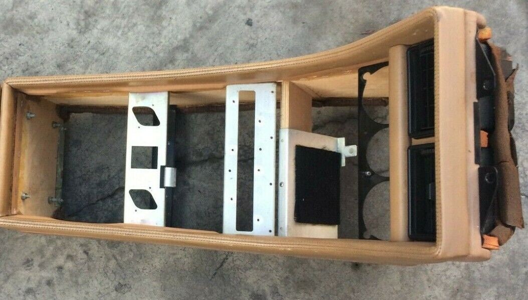 88 BENTLEY FRONT CENTER CONSOLE at front ON beige GOOD CONDITION UB72679
