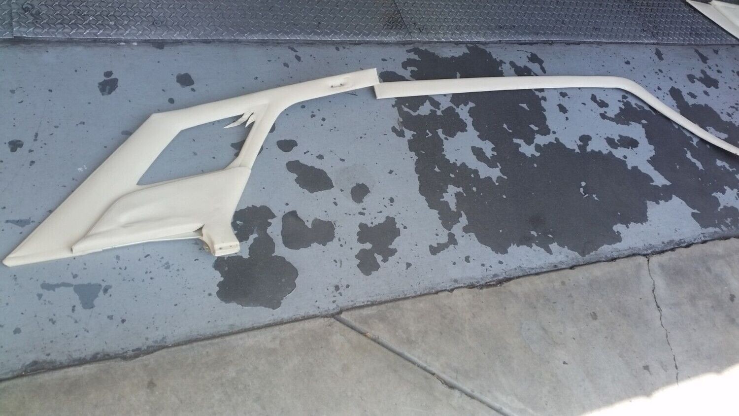 94 to 99 ROLLS ROYCE SILVER SPUR REAR SIDE PANEL BY HEADLINER CREAM BEIGE