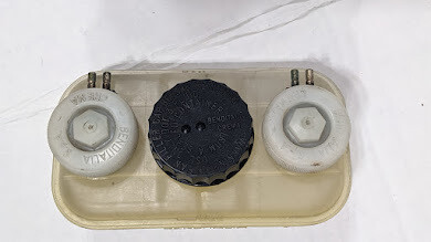 FERRARI 308 81 USA PARTS BRAKE master cylinder FLUID RESERVOUR  108802