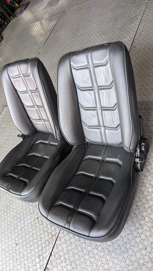 FERRARI 308 INTERIOR BLACK SEATS PAIR with HEADREST AND HINGES restored