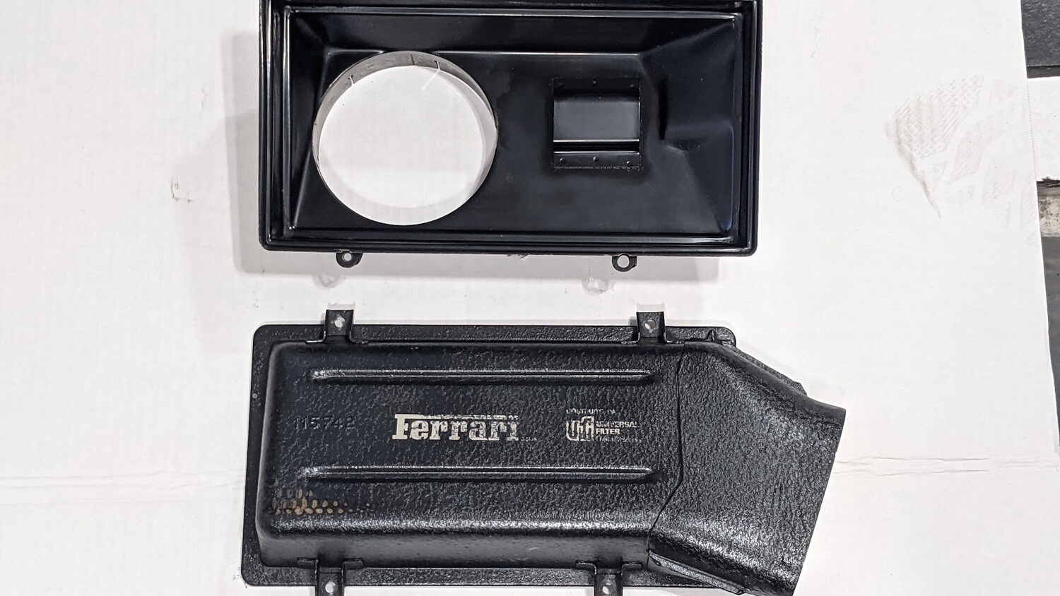 Ferrari 308 AIR FILTER ASSEMBLY FOR ENGINE 115742
