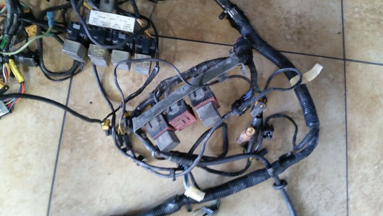96 -99 BENTLEY TURBO R LEFT FRONT ENGINE BAY SIDE WIRING harness wires UT10476PD