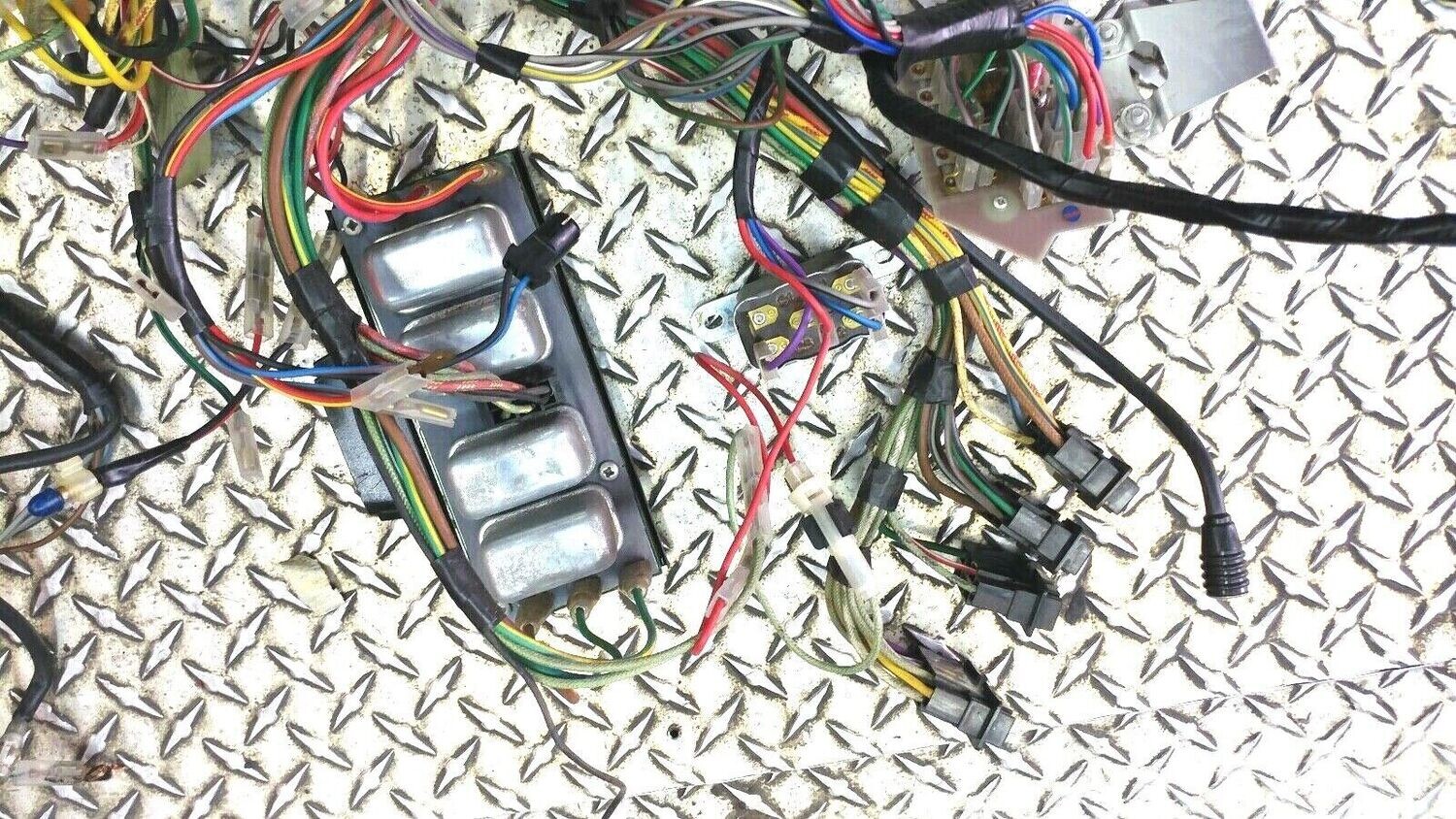 Rolls Royce Silver Shadow CENTER CONSOLE WIRING WITH LOOM AND RELAYS