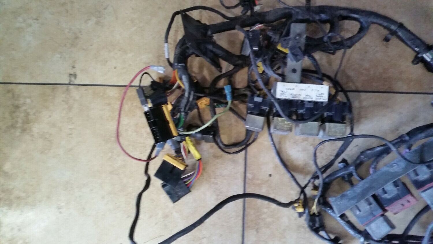 96 -99 BENTLEY TURBO R LEFT FRONT ENGINE BAY SIDE WIRING harness wires UT10476PD