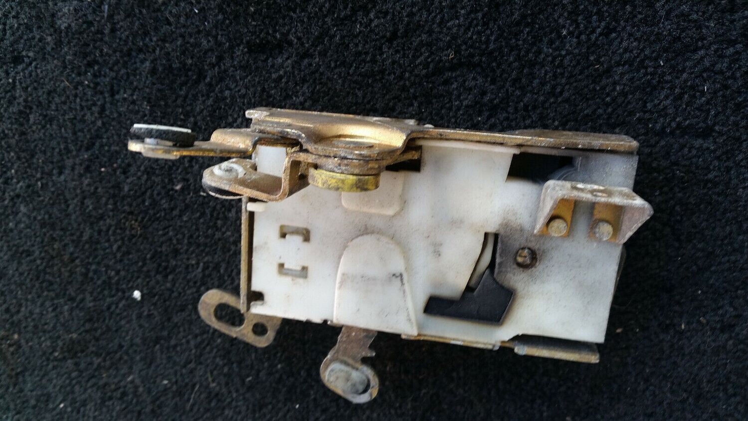 83-98 Rolls Royce Silver Spur Dawn RIGHT FRONT door latch mechanism UB76712