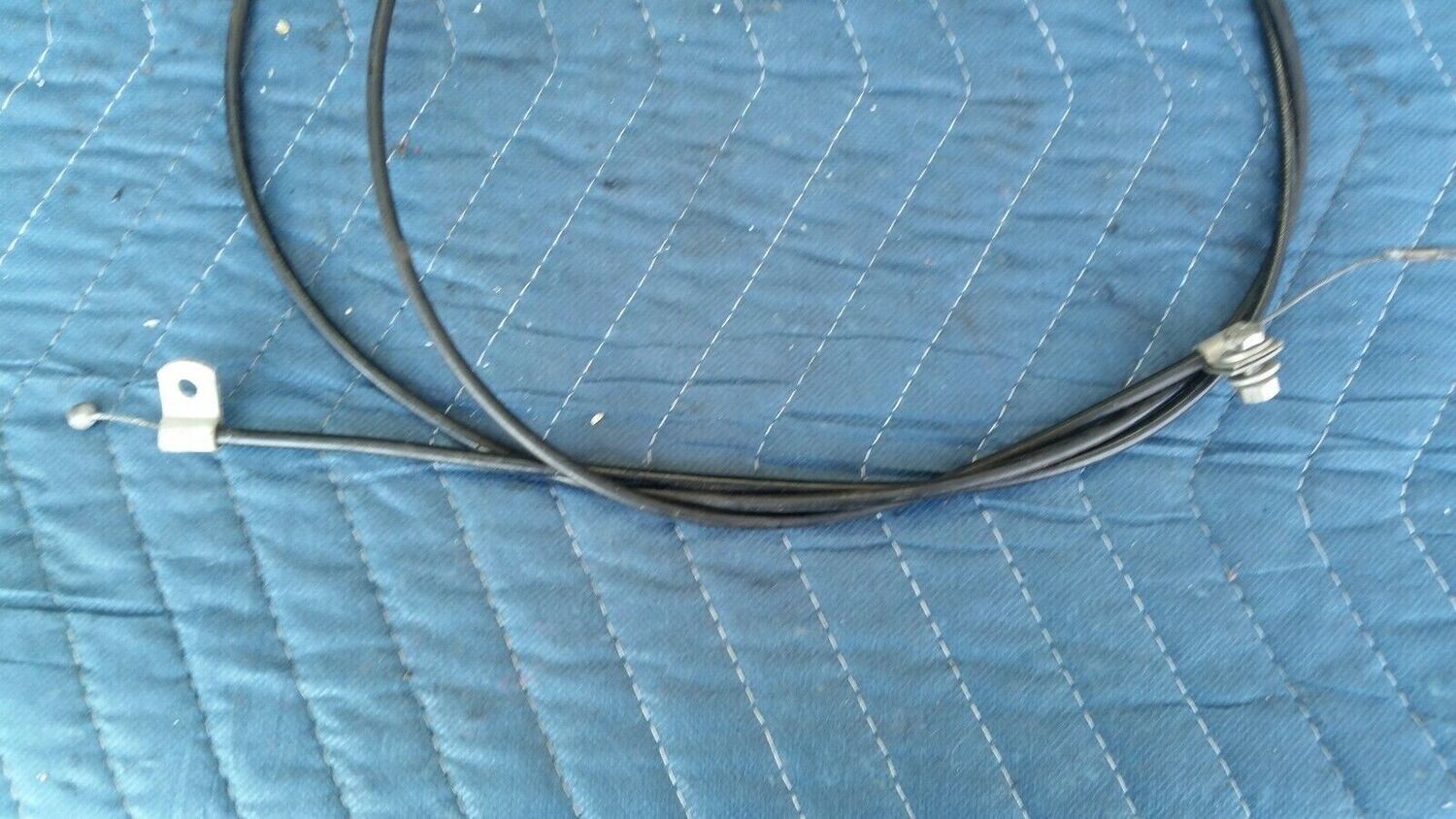 65 to 80 Rolls Royce Silver Shadow GAS PETROL FILLER DOOR LID cable UD10858