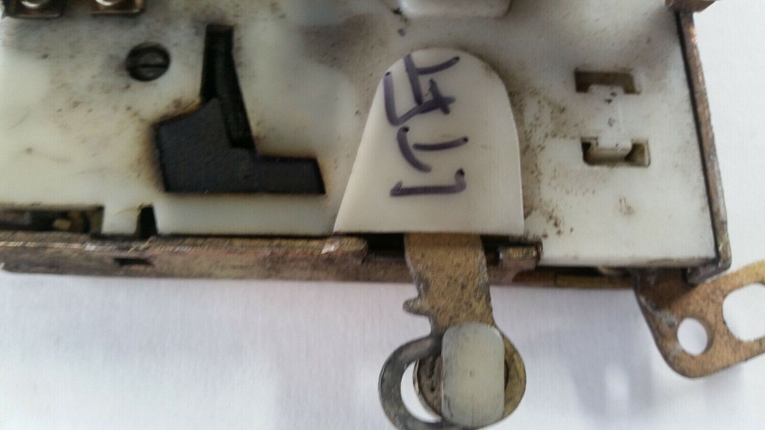 83-99 Rolls Royce Silver Spur Dawn left front door latch mechanism UB76711