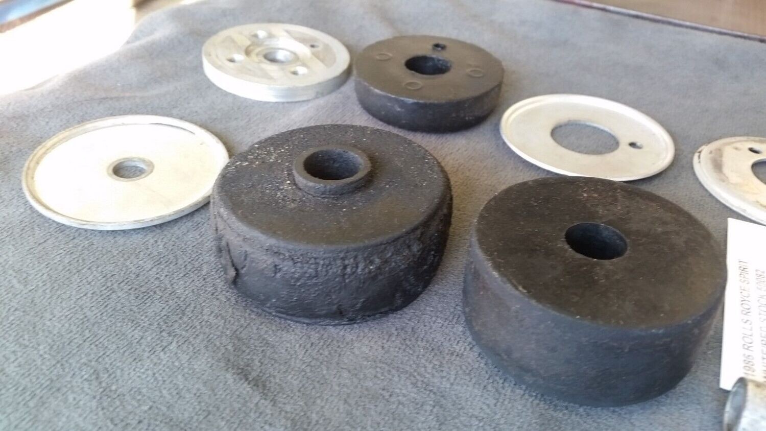 Rolls Silver Spirit Spur Corniche rear Shock Damper rubber mounts and hardware