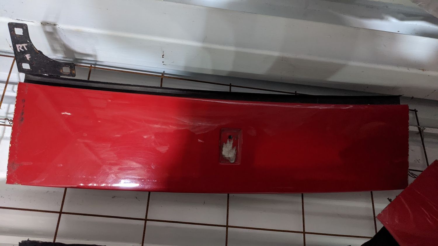 FERRARI 308 GTSi FRONT NOSE PANEL BETWEE FENDER WING PANEL CUT 60213907N