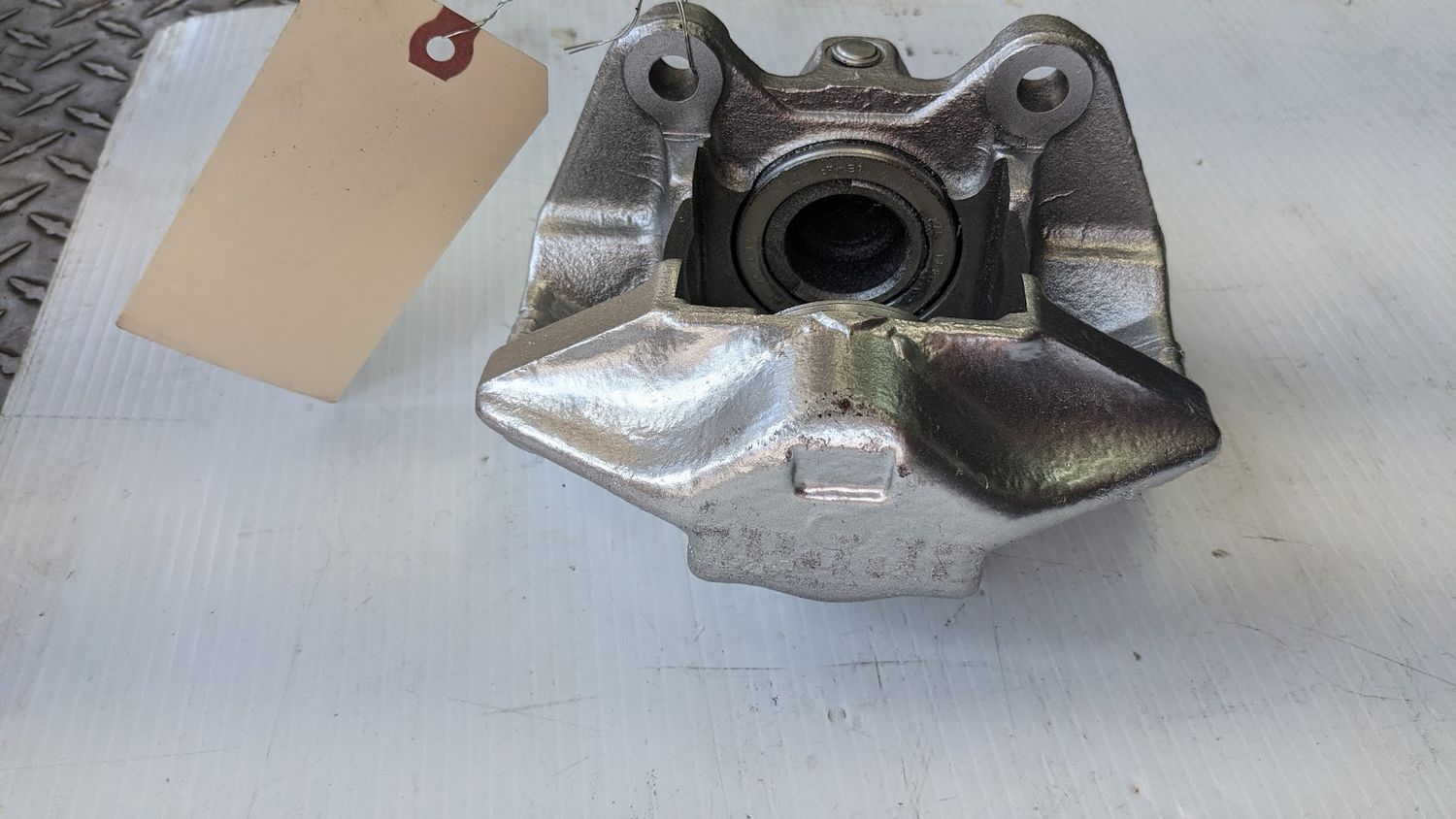 FERRARI 308  GTSi USA PARTS LEFT FRONT BRAKE CALIPER PRE OWNED 106358