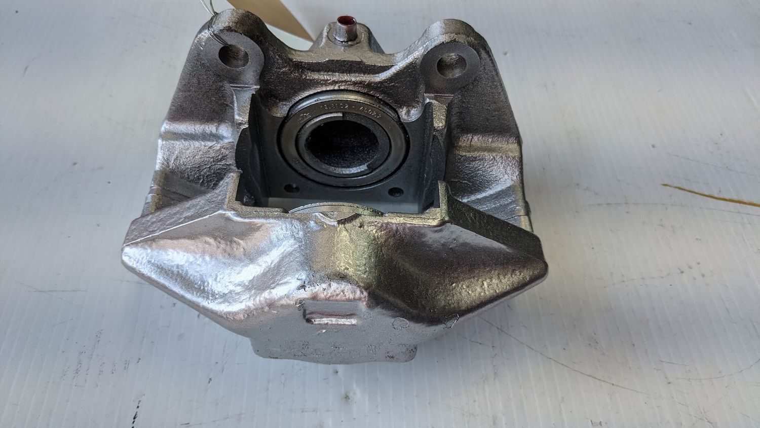 FERRARI 308 GTSi USA PARTS RIGHT FRONT BRAKE CALIPER PRE OWNED 106357