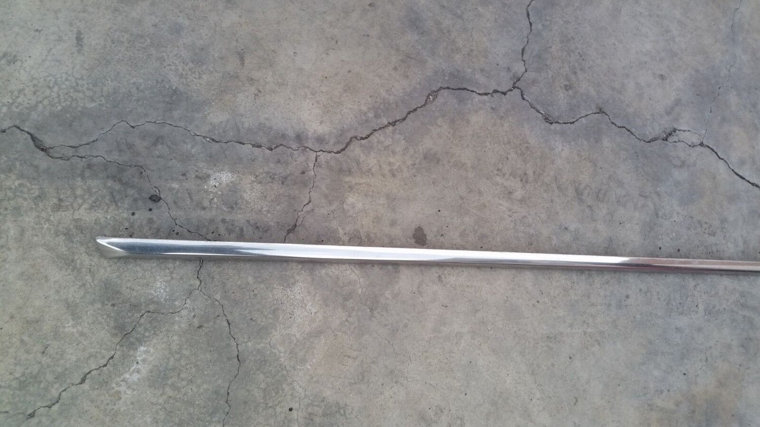 65 to 80 ROLLS ROYCE SILVER SHADOW RIGHT OR LEFT ROCKER PANEL MOULDING FOR SWB CARS UB32029