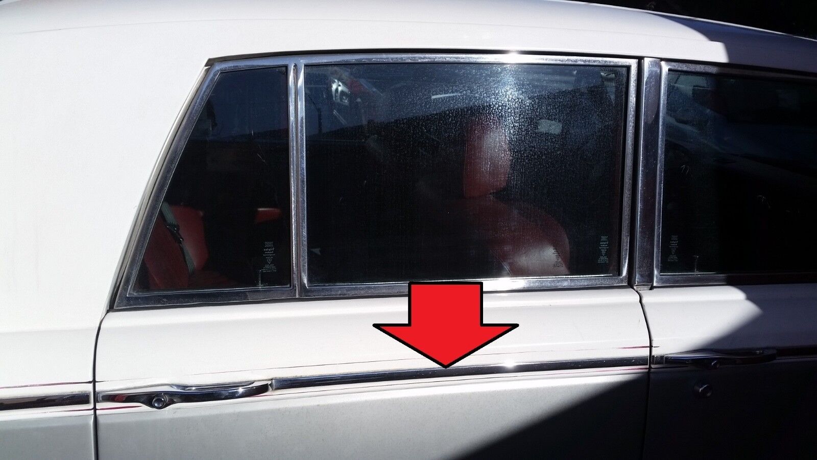 65 to 80 ROLLS ROYCE SILVER SHADOW RIGHT REAR DOOR MOULDING img