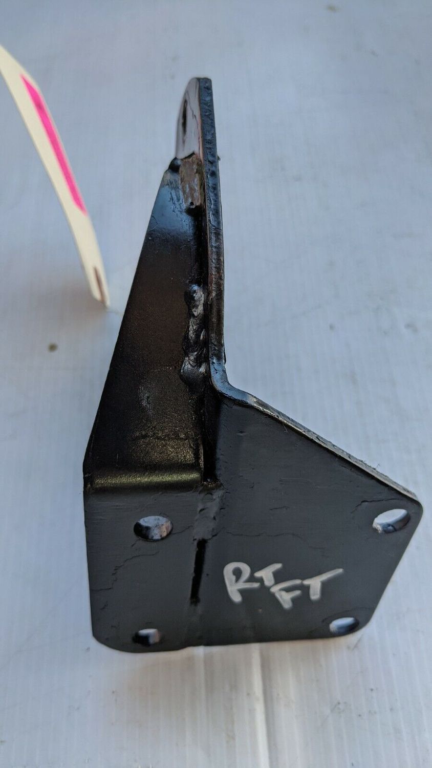 1981 FERRARI 308 GTSi PART engine motor MOUNT BRACKET SUPPORT RIGHT FRONT 107529