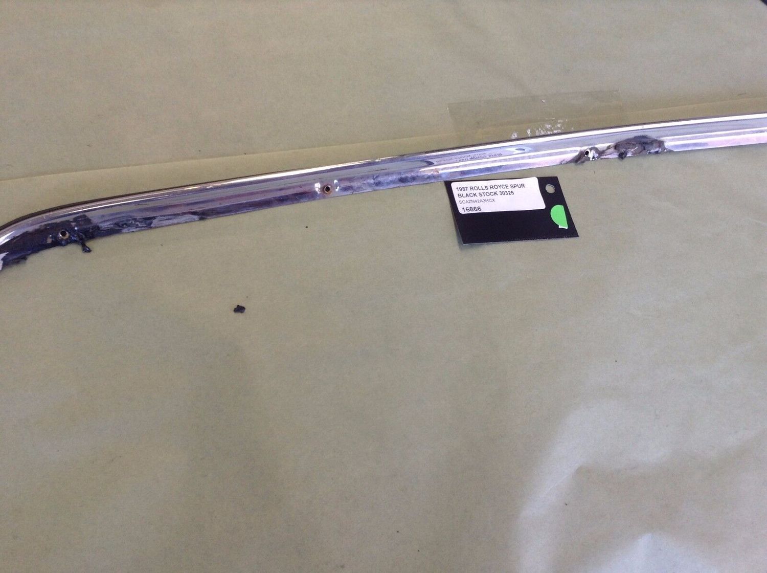 81 - 91 ROLLS ROYCE SILVER SPUR LEFT A PILLAR WIND DEFLECTOR