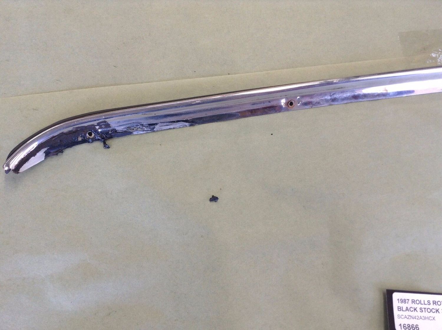81 - 91 ROLLS ROYCE SILVER SPUR LEFT A PILLAR WIND DEFLECTOR