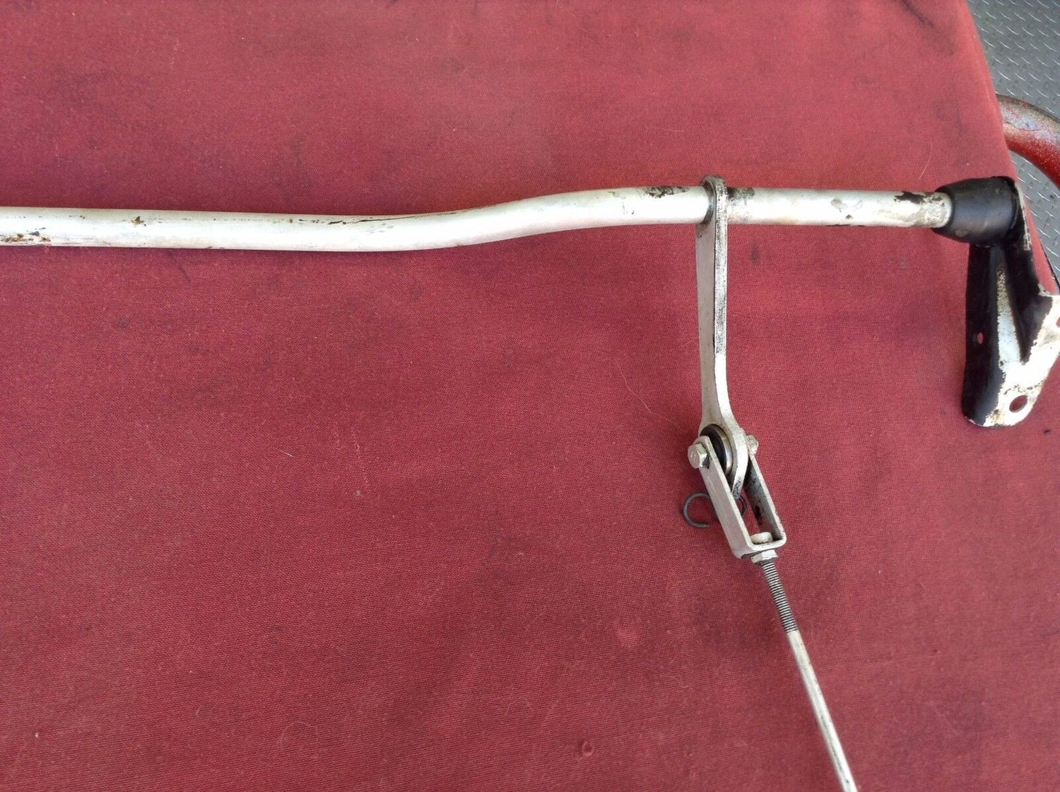81 - 91 ROLLS ROYCE SILVER SPUR UNDER CAR ACCELERATOR LINKAGE