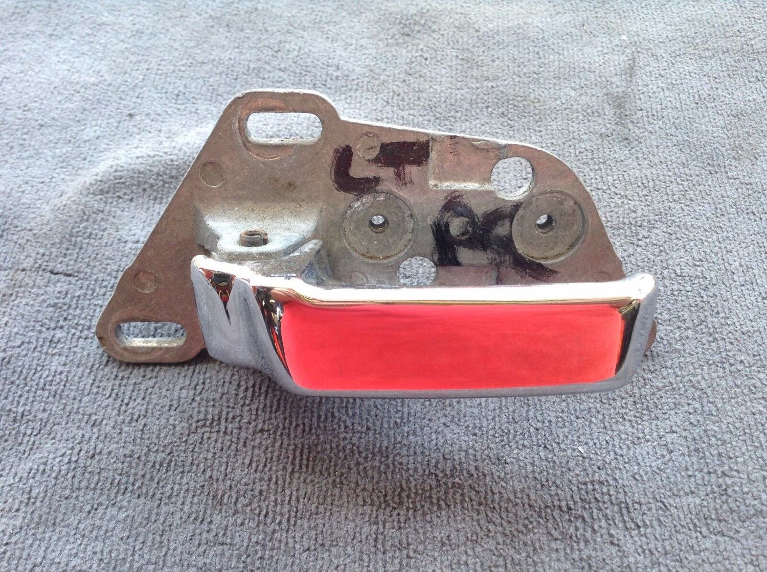 65 - 80 ROLLS ROYCE SILVER SHADOW LEFT REAR OR FRONT DOOR HANDLE UB15379