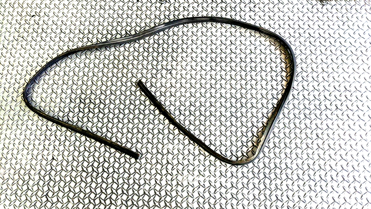 FERRARI 360 SPIDER PARTS CAPOTE CONVERTIBLE TOP REAR SEAL 66460400