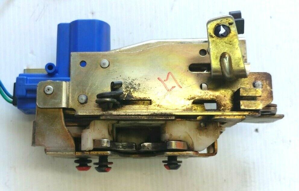 FERRARI 348 PARTS LEFT DOOR LATCH LOCK ACTUATOR 62109400