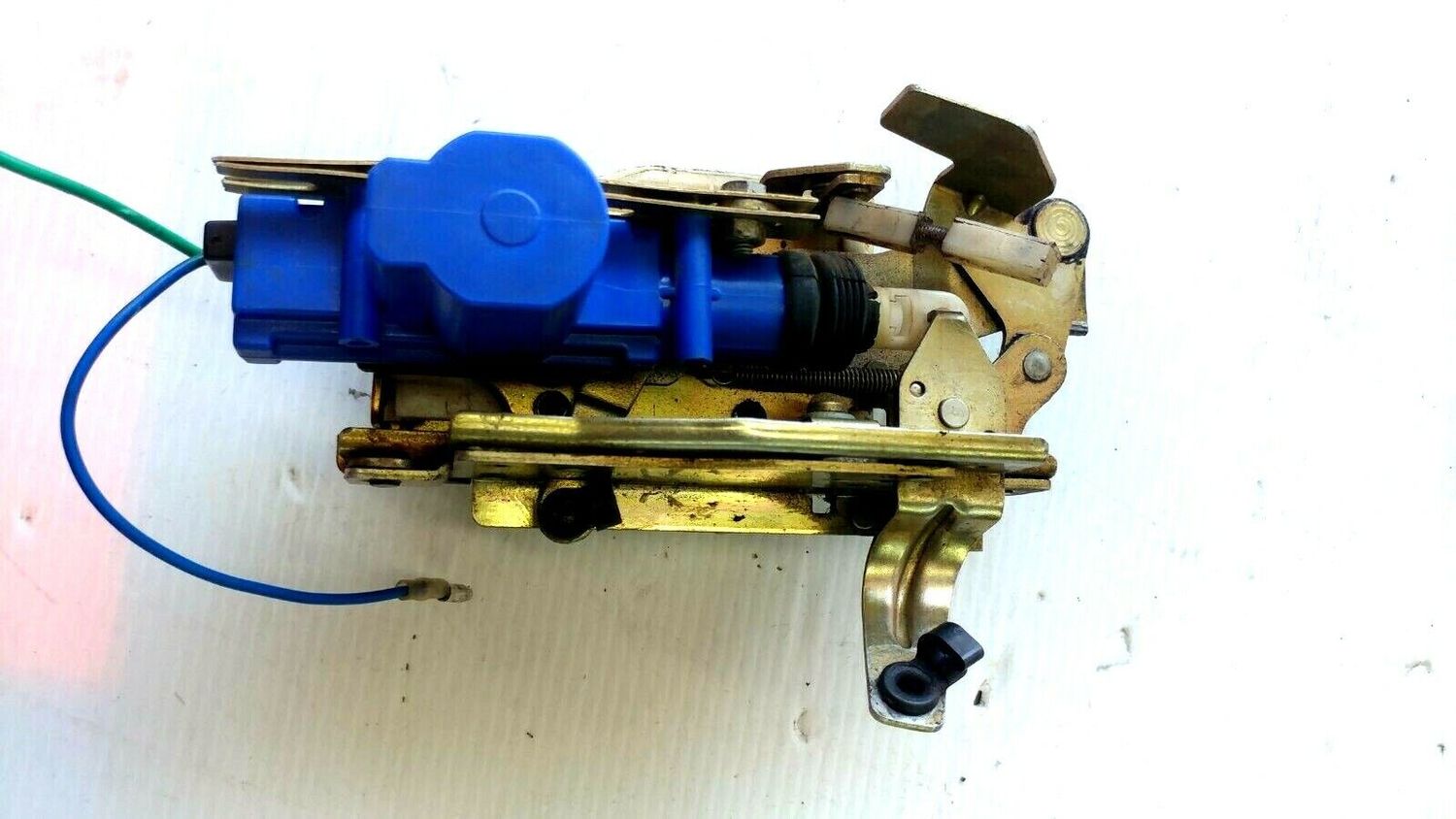 FERRARI 348 PARTS LEFT DOOR LATCH LOCK ACTUATOR 62109400