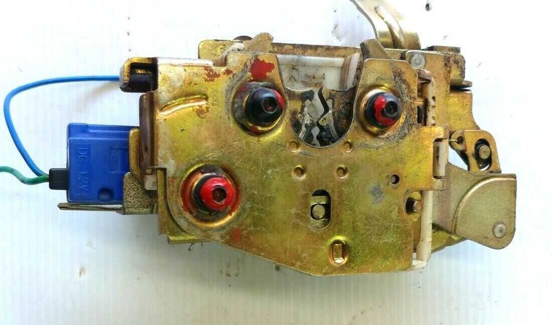 FERRARI 348 PARTS LEFT DOOR LATCH LOCK ACTUATOR 62109400