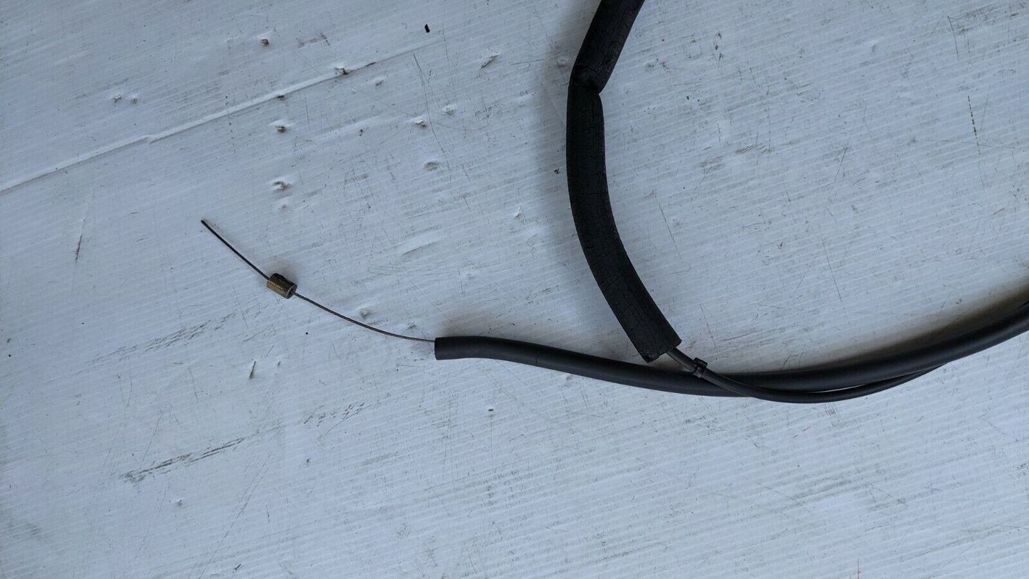 2000-2004 Ferrari 360 Spider Rear Engine Lid EMERGENCY release cable 65849900
