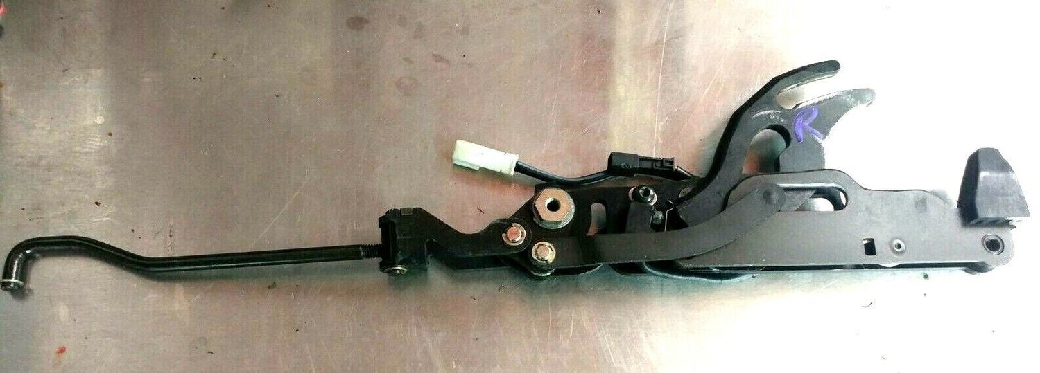 FERRARI 360 SPIDER PARTS RIGHT CAPOTE CONVERTIBLE TOP LATCH 66462500