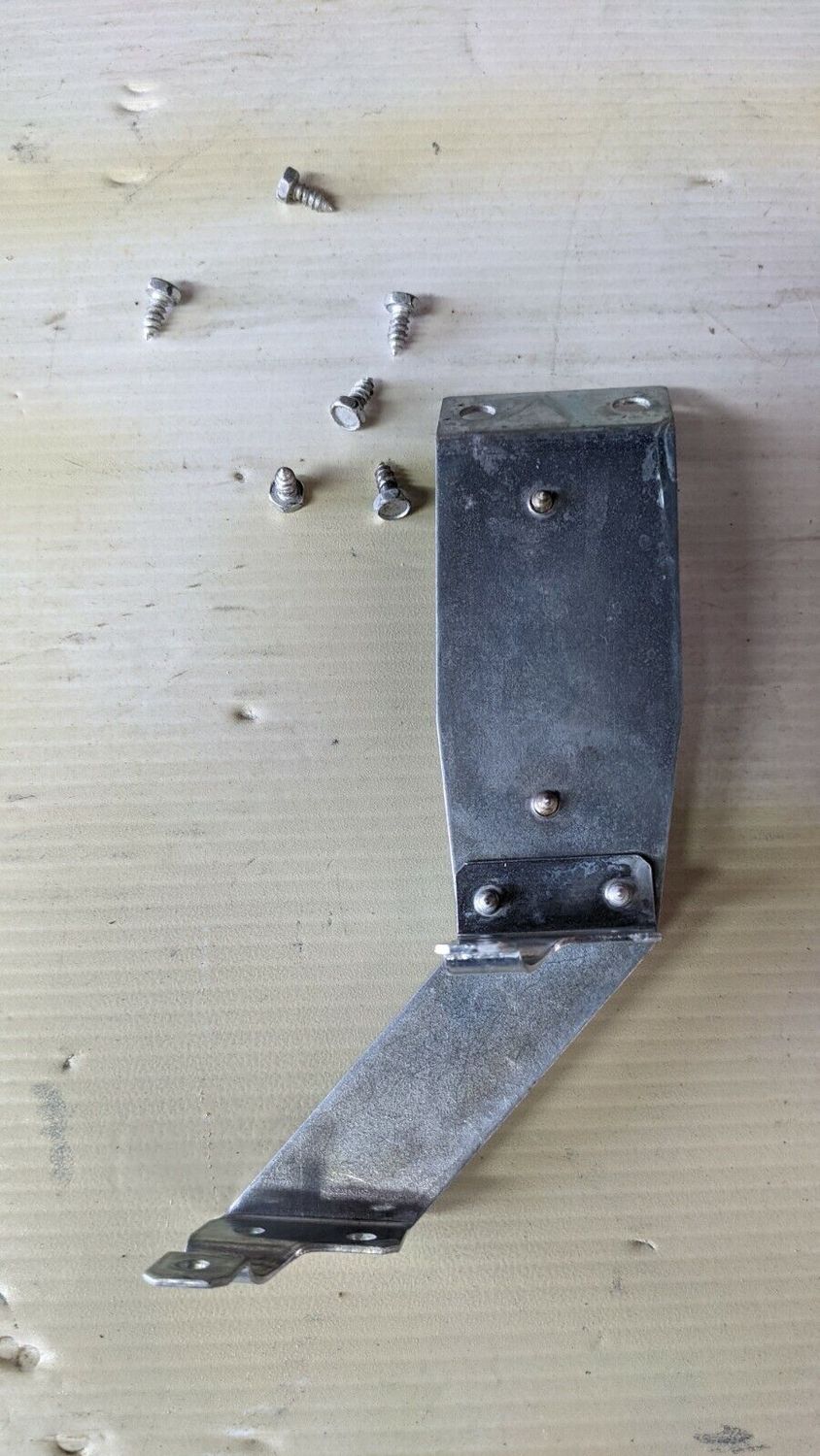 FERRARI 308 PARTS GTS PART HEATER CONTROL TAP VALVE MOUNTING BRACKET 116320