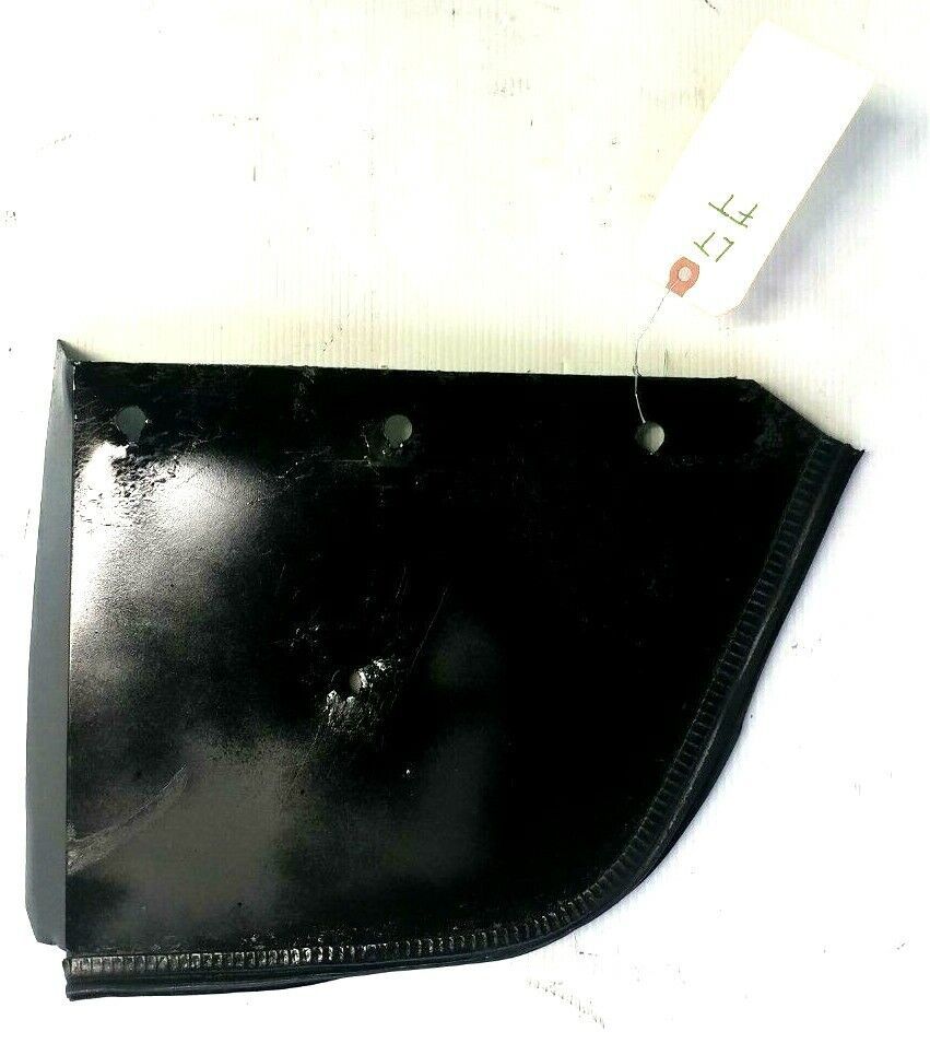 FERRARI 308 GTSi LEFT FRONT MUD SPLASH GUARD FRONTAL 60298303