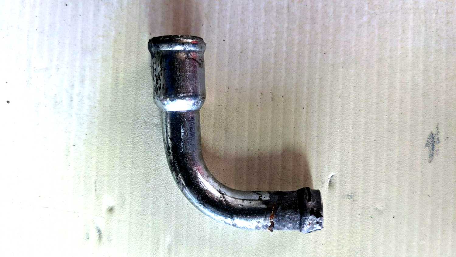 FERRARI 308 PARTS GTS PART HEATER CONTROL SYSTEM 90 DEGREE PIPE 116322